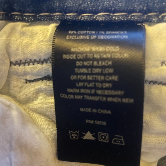 Kut from the Kloth Crop capri Jeans - Picture 2 of 8